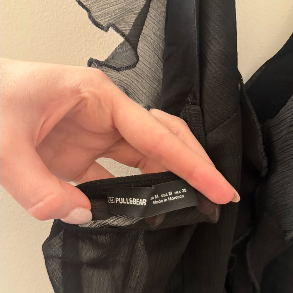 Pull&Bear Black Ruffled Blouse - Picture 3 of 4